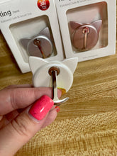 Load image into Gallery viewer, Kitty Cat Phone Kickstand/Phone Grip